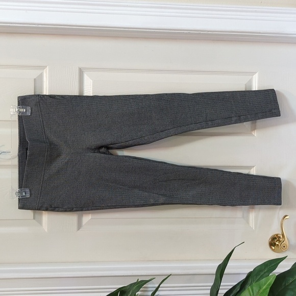 Loft Women's Black/White Chevron Skinny Leggings Size Small - Picture 1 of 7